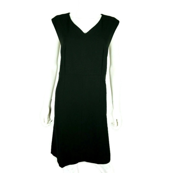 Garnet Hill Dresses & Skirts - Garnet Hill Shift Dress Black V Neck Keyhole